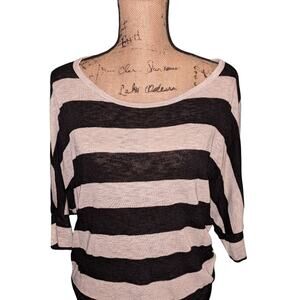 Gray and black top‎ Embroidered back detail